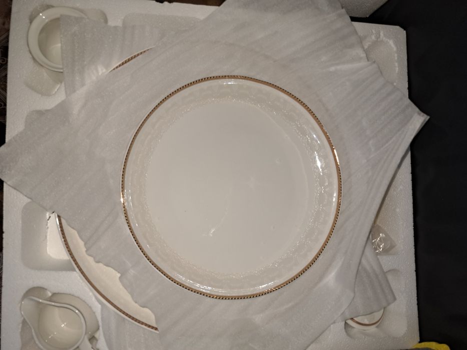 Продам новый сервиз срочно