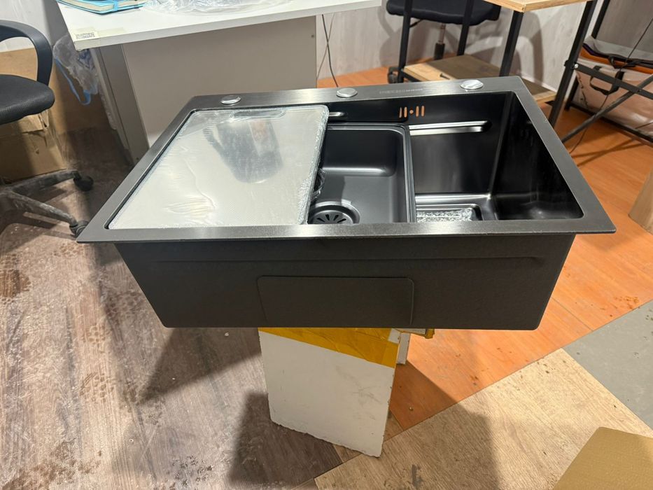 Мойка кухонная с сифоном