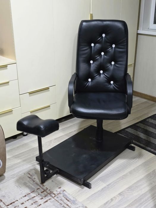 Продам кресло педикюрное