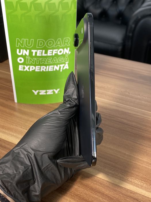 iPhone Air • 128 GB • Black