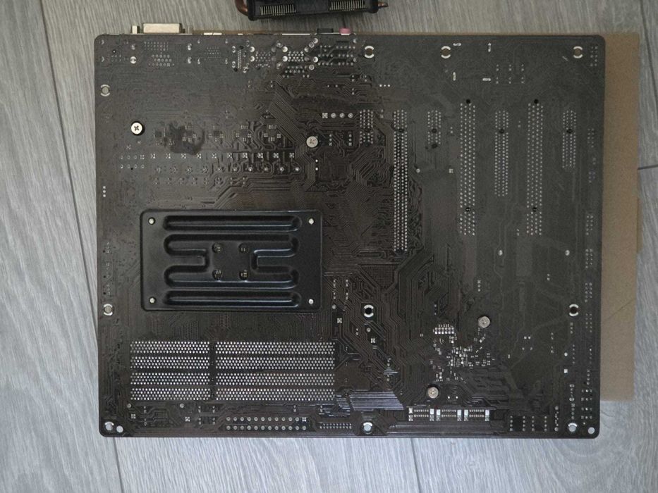 Kit Premium AMD A10-7800 | Placă ASRock FM2A88X Extreme6+ | 16GB RAM DDR3 2400MHz Dual Channel | Cooler inclus
