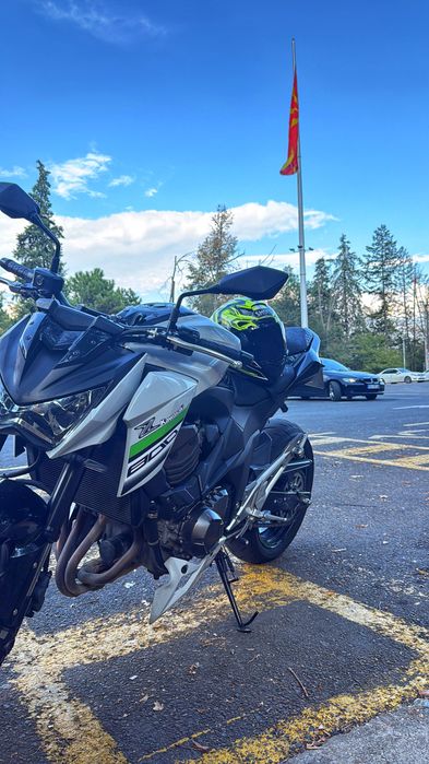 Мотоциклет Kawasaki Z800