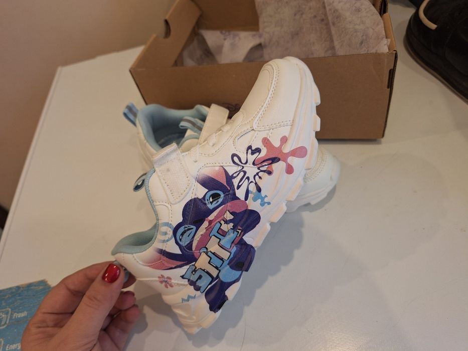 Маратонки Stitch