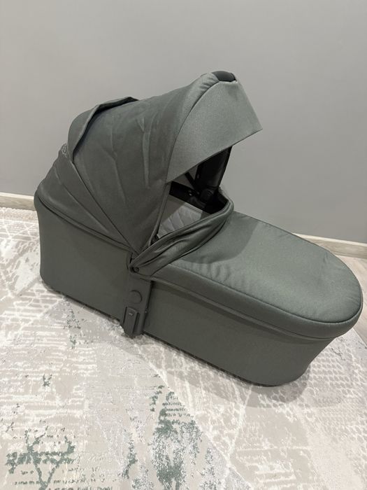 Коляска детская б/у в отличном состоянии