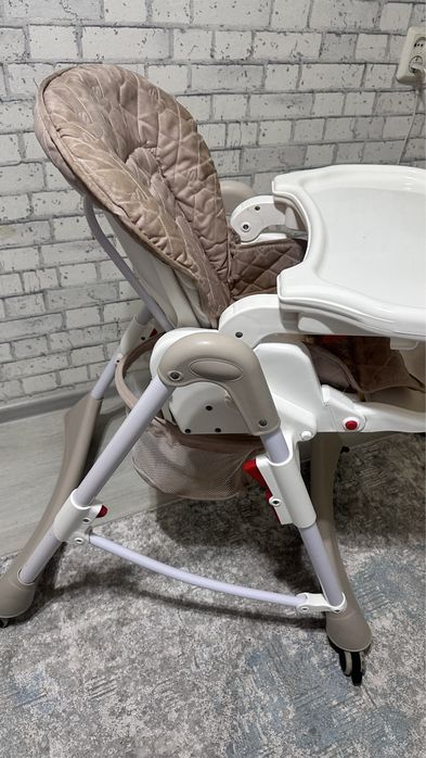 Детский стульчик для кормления