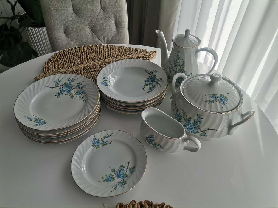 Красив комплект с позлата - стар български порцелан