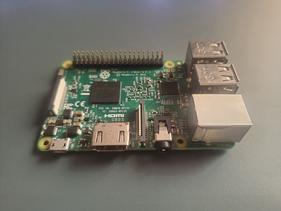 Микрокомпьютер Raspberry Pi 3B + Оригинальный корпус + SD 32GB