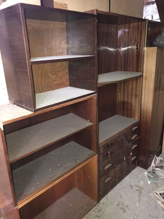 Vitrina Si Dulap si Biblioteca