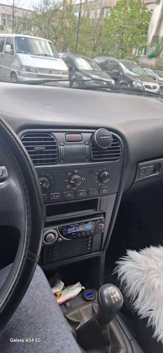 Vând volvo v40 an 2003