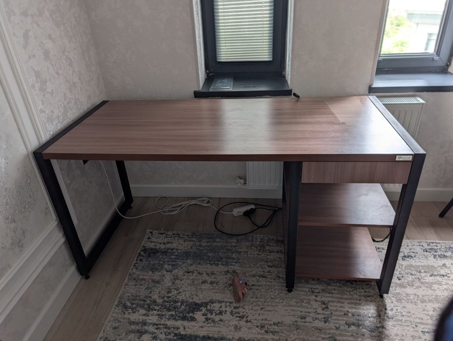 Loft stilidagi katta stol