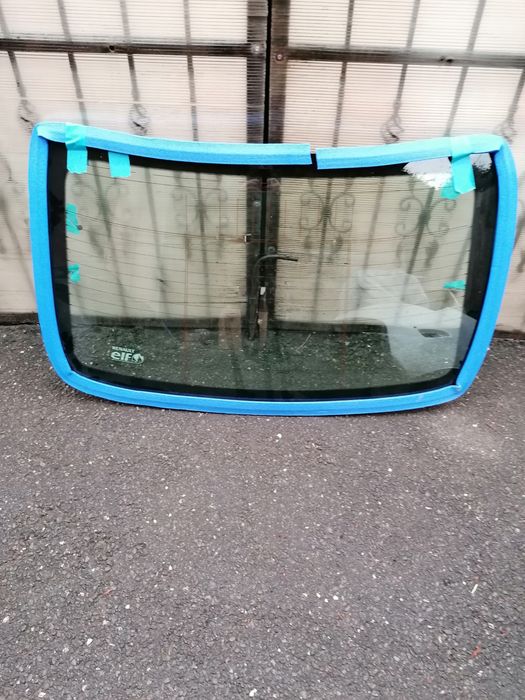 Luneta Renault Laguna 2008 berlina