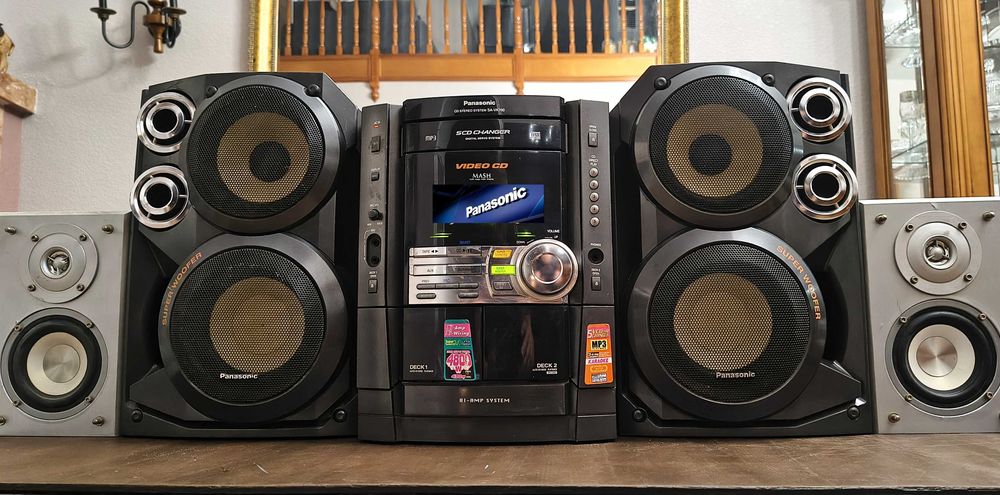 Mузыкальный центр