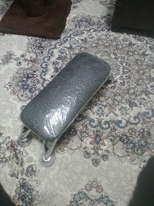 Маникюрный стульчик