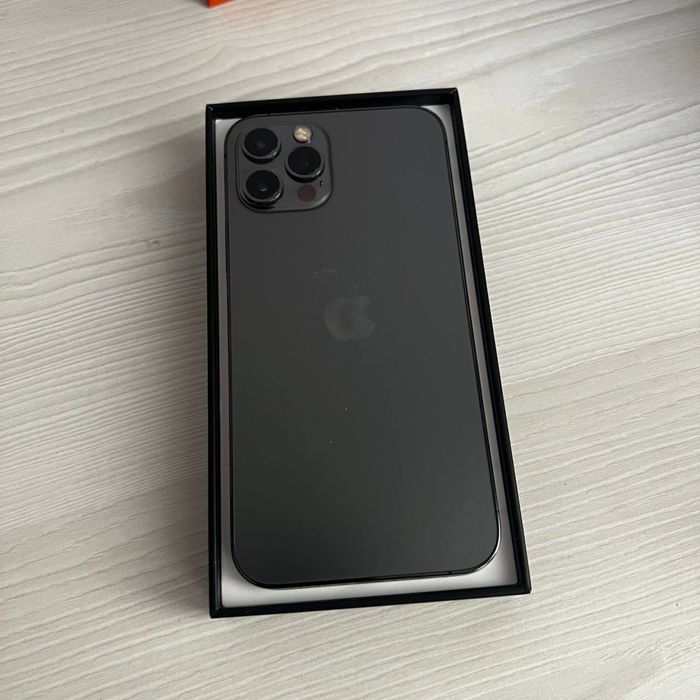 Продам Iphone 12 PRO