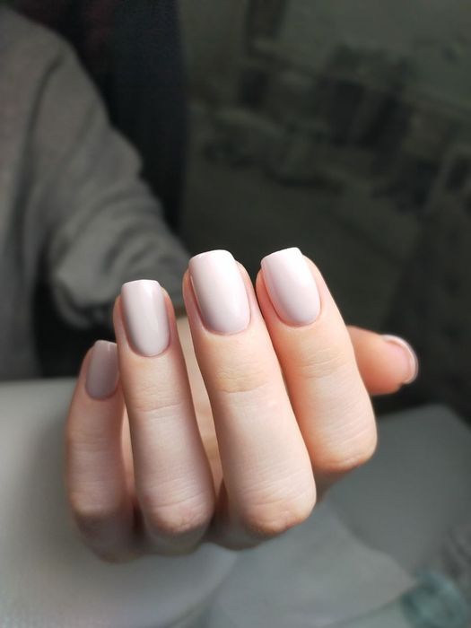 Услуги маникюра и педикюра в салоне красоты