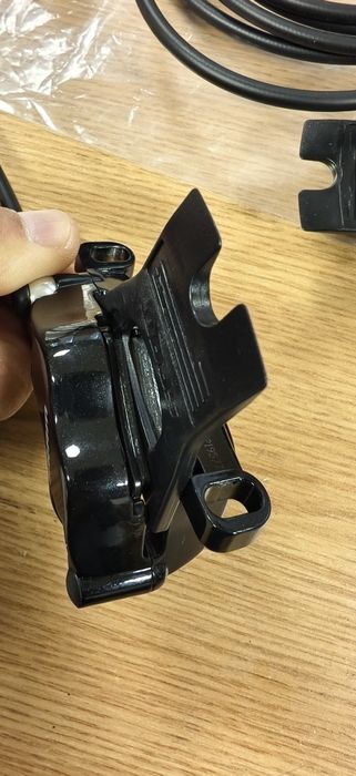 НОВИ ЧЕТИРИБУТАЛНИ SRAM Guide T предна и задна дискови спирачки колело