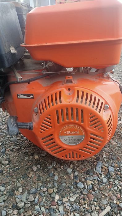 Продам движок бензиновый