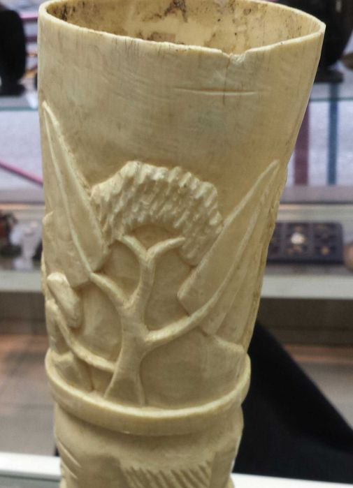 Стара Ваза от Слонова Кост 997 грама