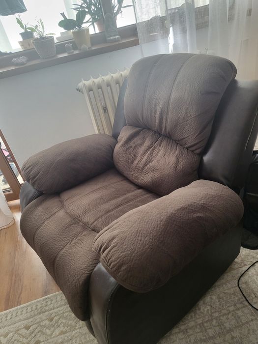 Canapea 3 locuri + fotoliu cu recliner Mobexpert