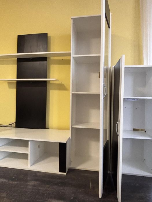 Продавам секция