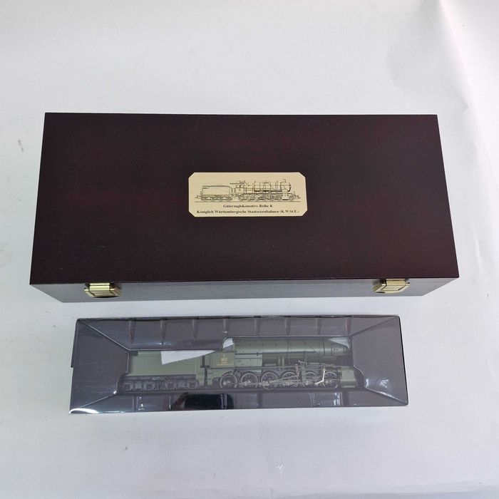 Liquid Money vinde - Macheta Locomotiva cu abur Marklin H0 37055 NOU