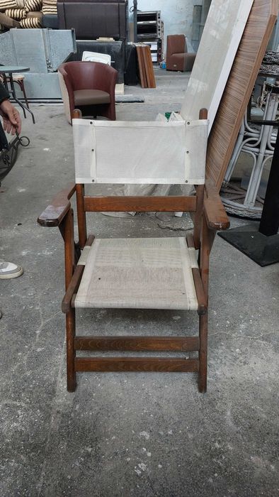 Дървени столове