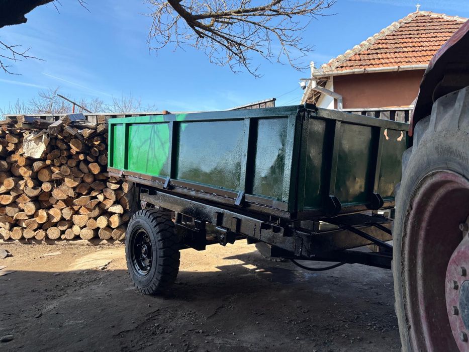 Vand remorca basculabila