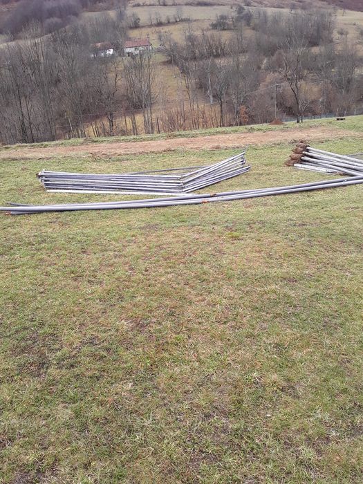 Vand cort pentru evenimente