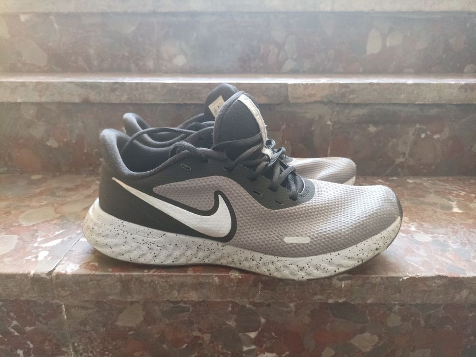 Продавам маратонки NIKE - 40 лв.