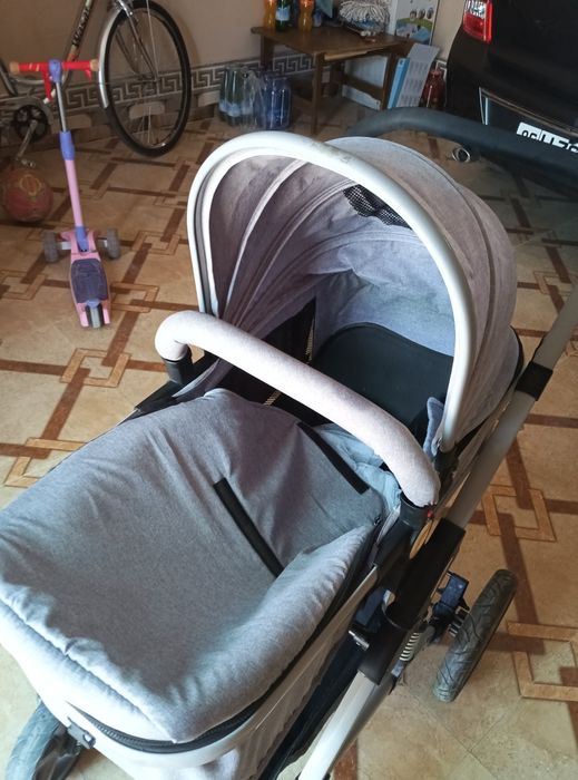 Продается коляска трансформер.