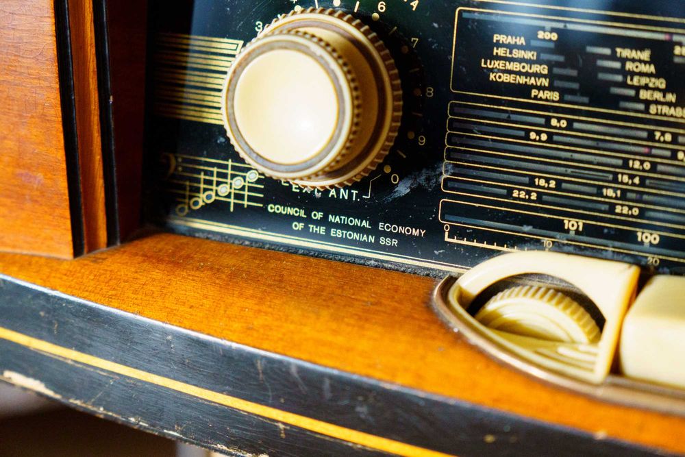 Ретро радио грамофон Естония 2, антикварно