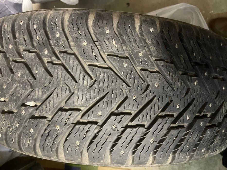 Продам б/у шины 265/60/18 NOKIAN