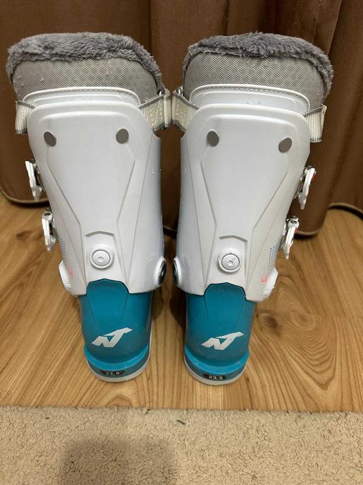 Clapari fete marimea 36