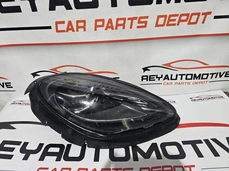 Far dreapta matrix led Porsche Macan Facelift dupa 2019 avariat