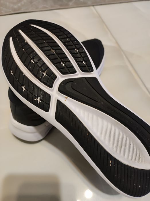 Nike маратонки ..