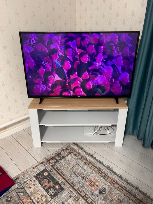 Телевизор AVA с тумбой