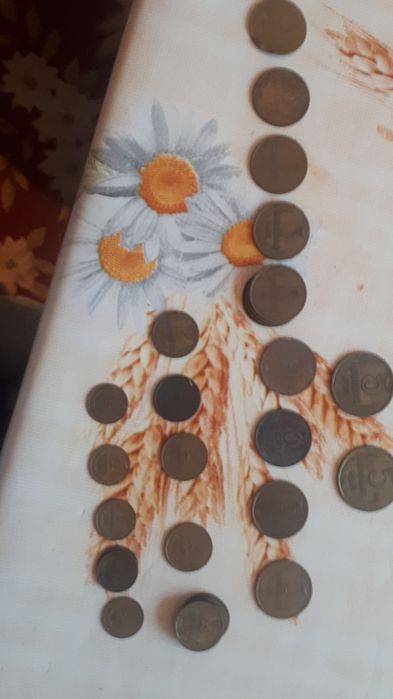 Старые разные монеты