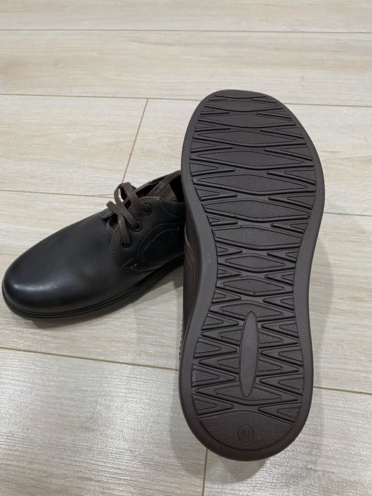 Продам мужские туфли кожаные