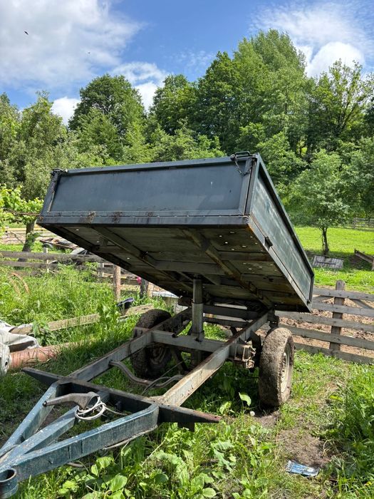 Vând tractorist și remorca basculabila