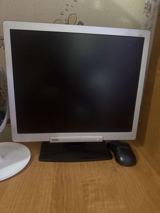 Монитор Benq 17’ диагональ