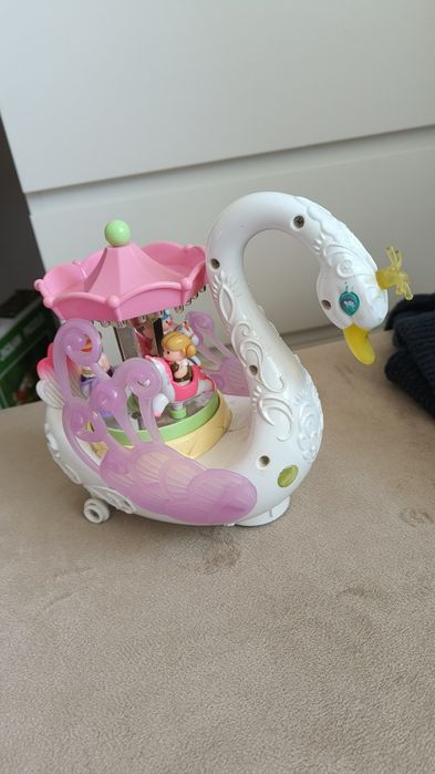 Jucărie lebădă cu carusel muzical, în stare buna
