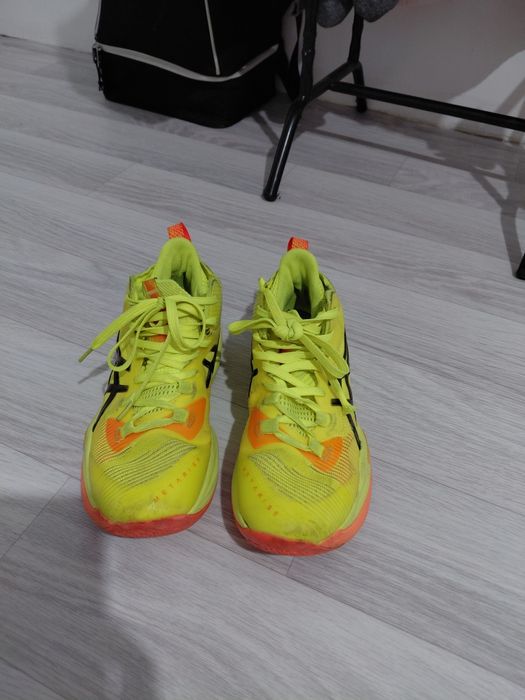 Продам кроссовки оригинал.