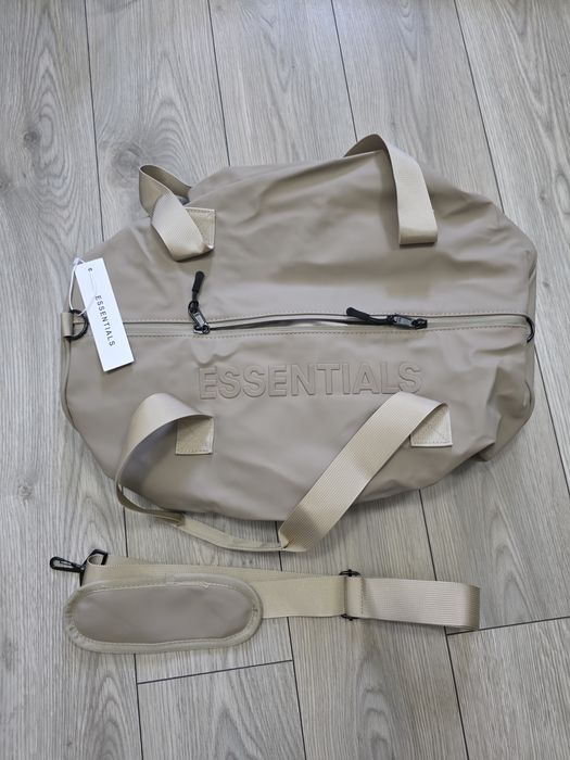 Geanta Essentials