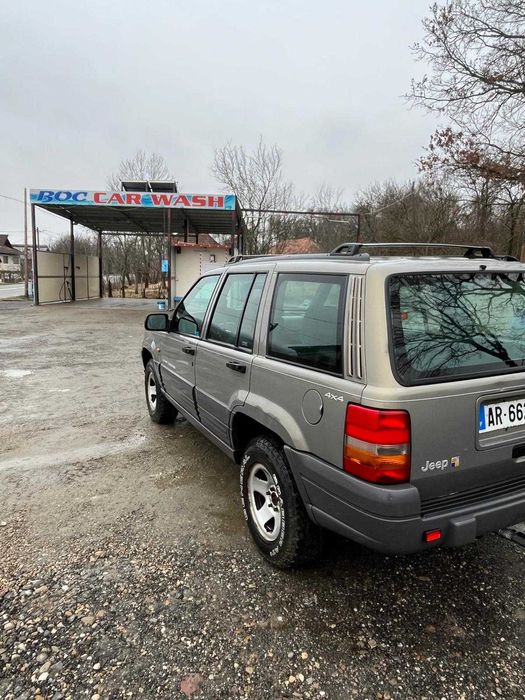Jeep Grand Cherokee Laredo
