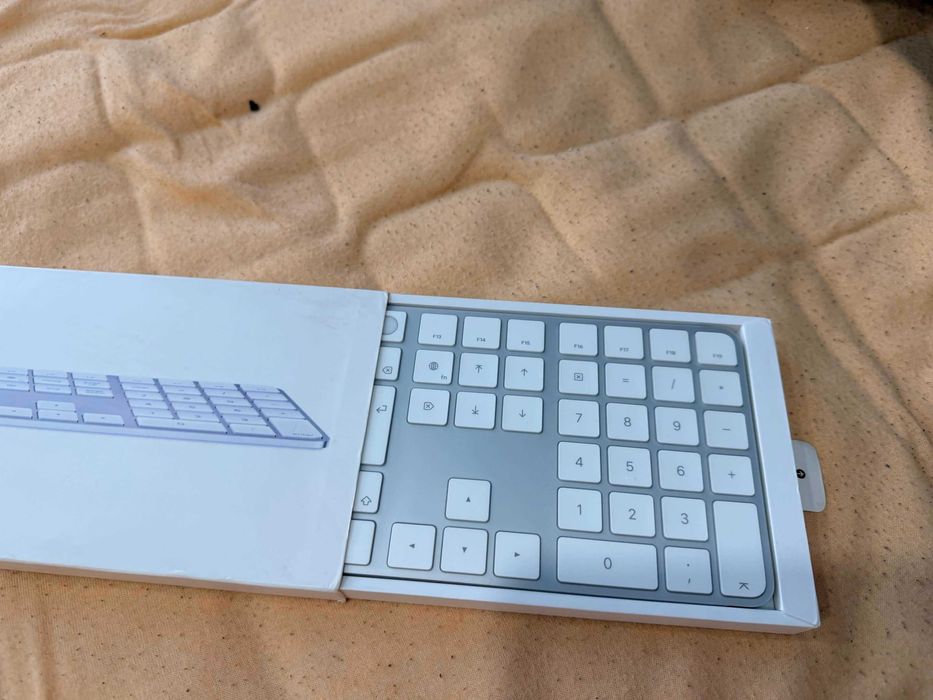 Tastatura Apple Magic, Touch ID, Numeric Keypad - US English - White Keys