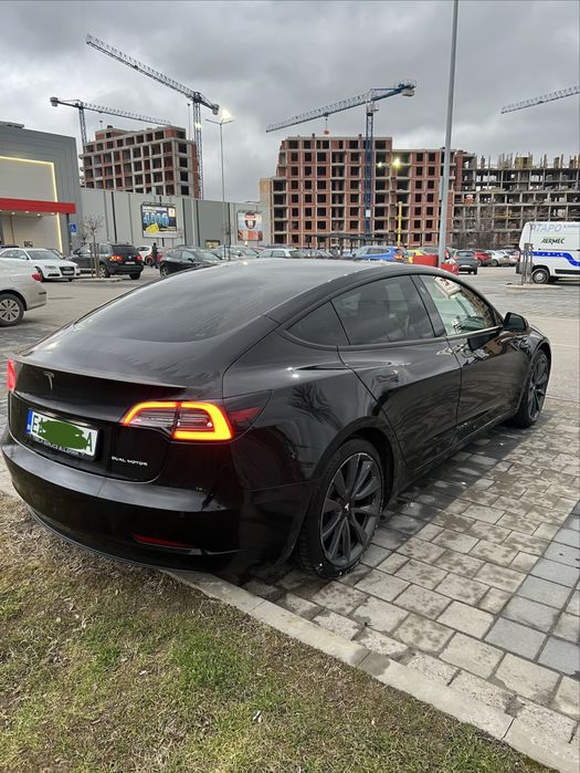 Tesla model 3 LR FSD