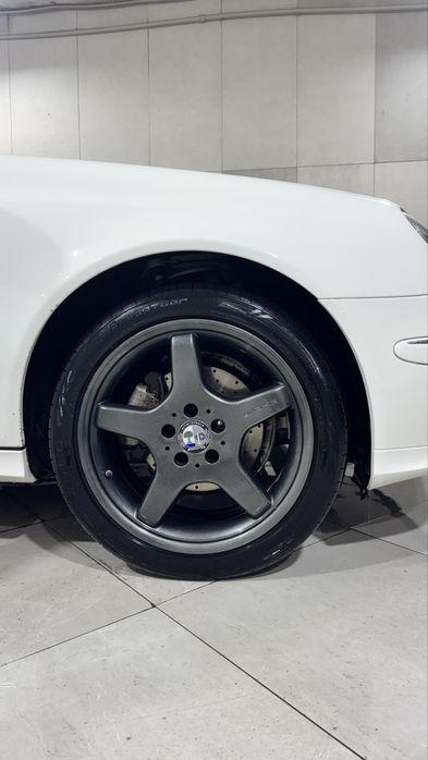 AMG оригинал разноширы R18