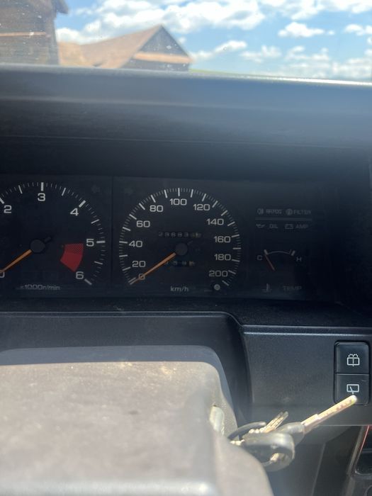 Nissan Sunny 1987