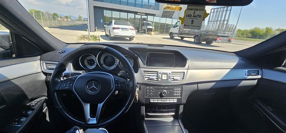 Mercedes-Benz E220