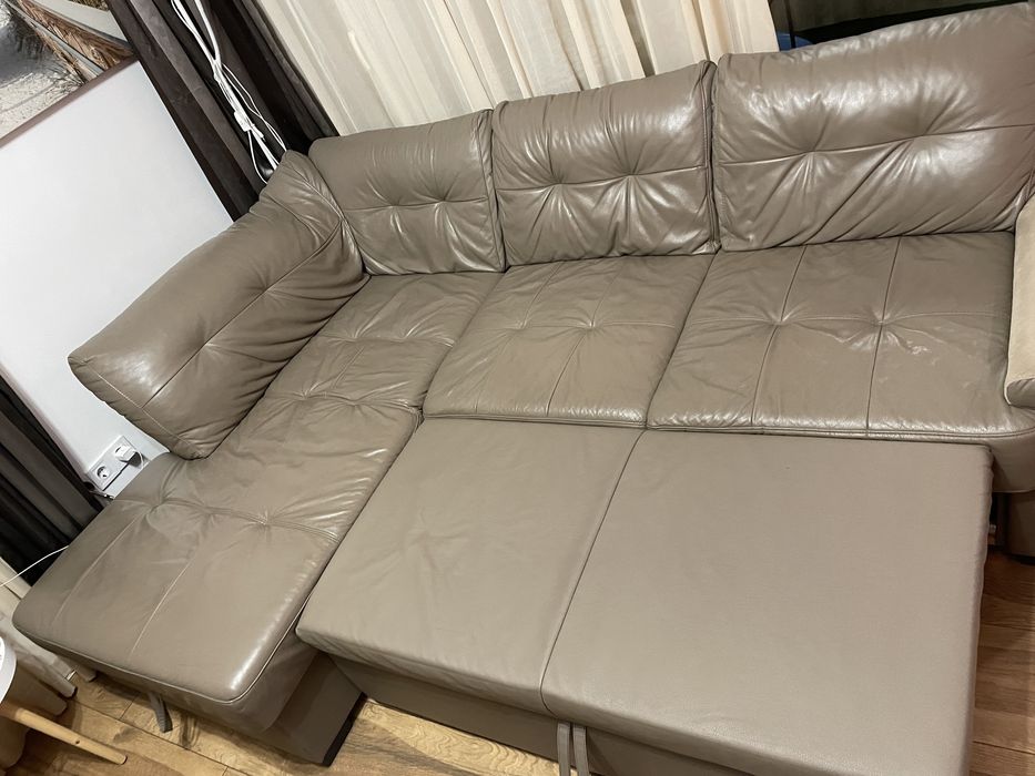 Разтегателен ъглов диван от естествена кожа